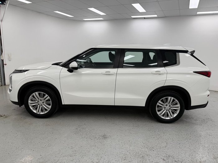 2022 Mitsubishi Outlander ES ZM MY22.5 White