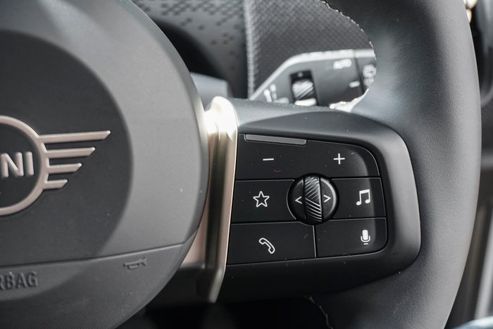 2024 MINI Countryman SE Classic