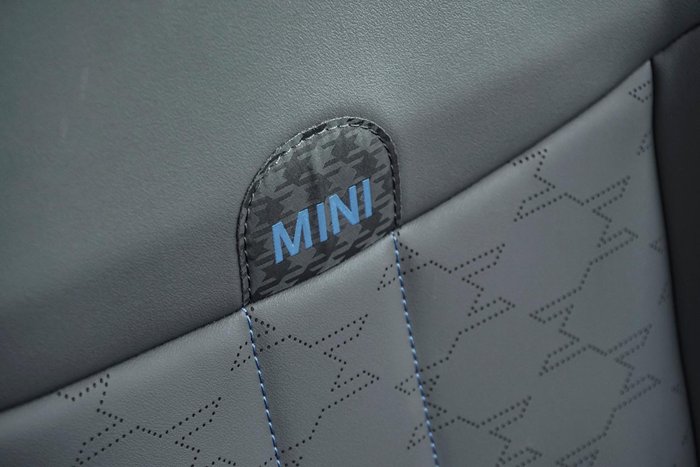 2024 MINI Countryman SE Classic