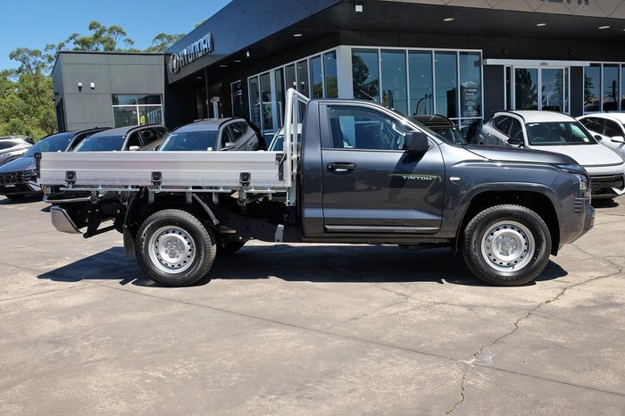 2025 Mitsubishi Triton GLX