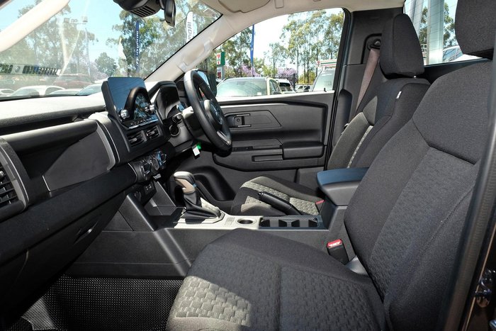 2025 Mitsubishi Triton GLX