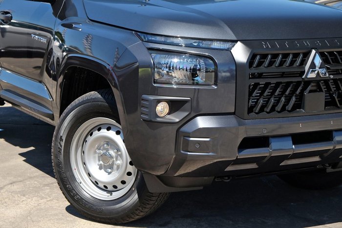 2025 Mitsubishi Triton GLX