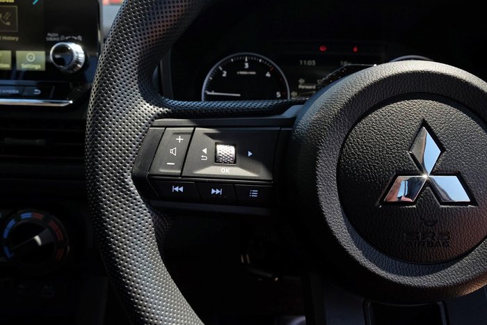 2025 Mitsubishi Triton GLX