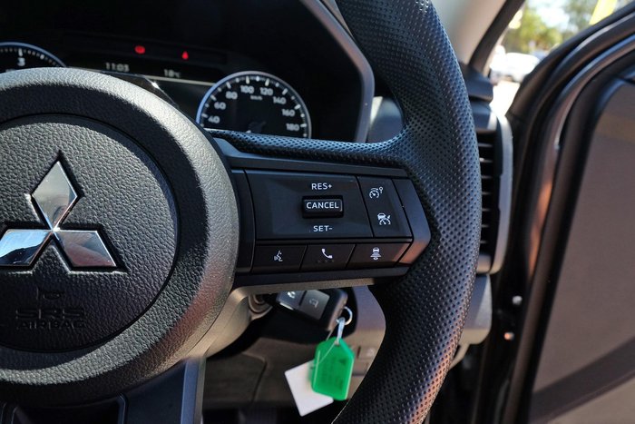 2025 Mitsubishi Triton GLX