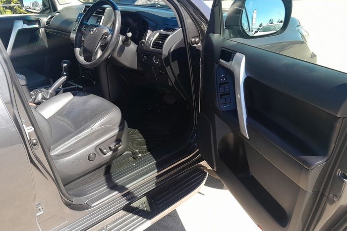 2021 Toyota Landcruiser Prado VX