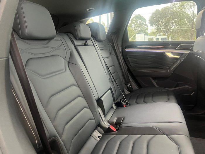 2025 Volkswagen Touareg 210TDI R-Line
