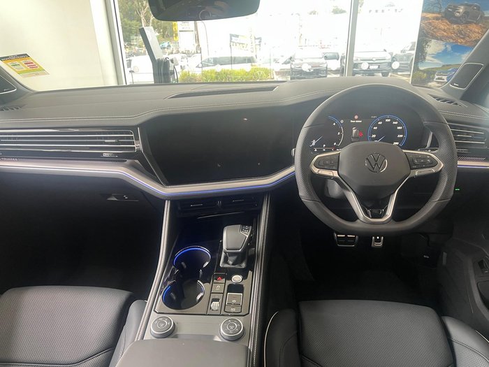 2025 Volkswagen Touareg 210TDI R-Line