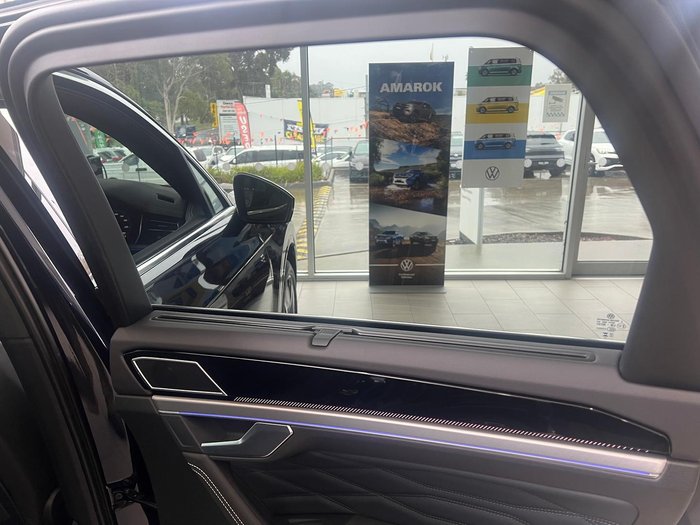 2025 Volkswagen Touareg 210TDI R-Line