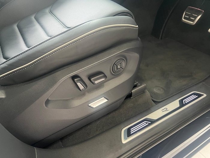 2025 Volkswagen Touareg 210TDI R-Line