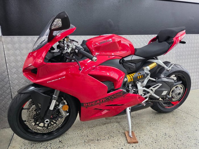 2021 DUCATI PANIGALE V2 RED