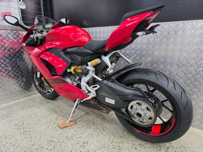 2021 DUCATI PANIGALE V2 RED