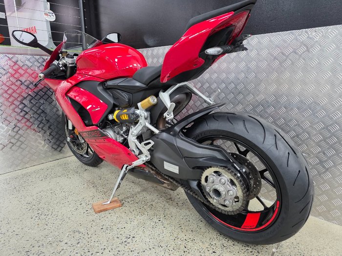 2021 DUCATI PANIGALE V2 RED