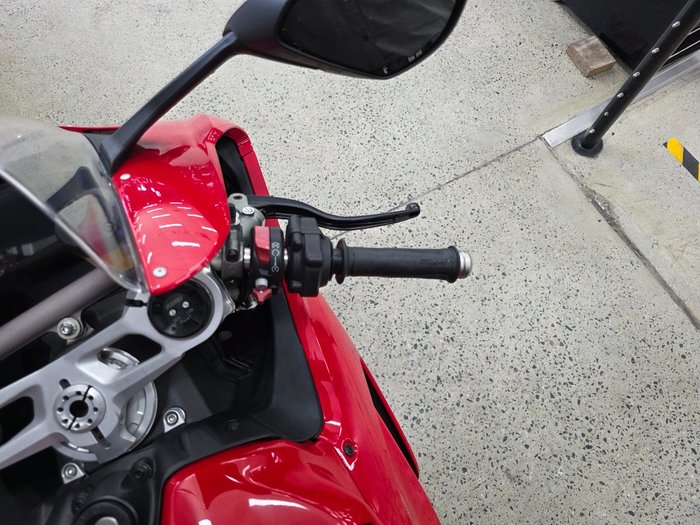 2021 DUCATI PANIGALE V2 RED