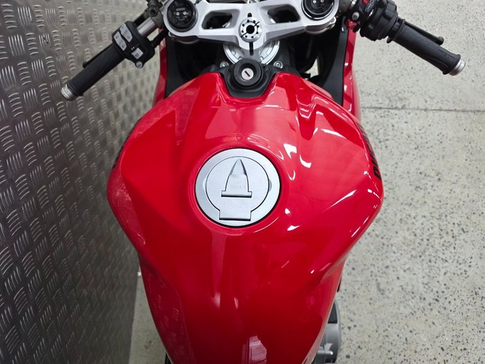 2021 DUCATI PANIGALE V2 RED