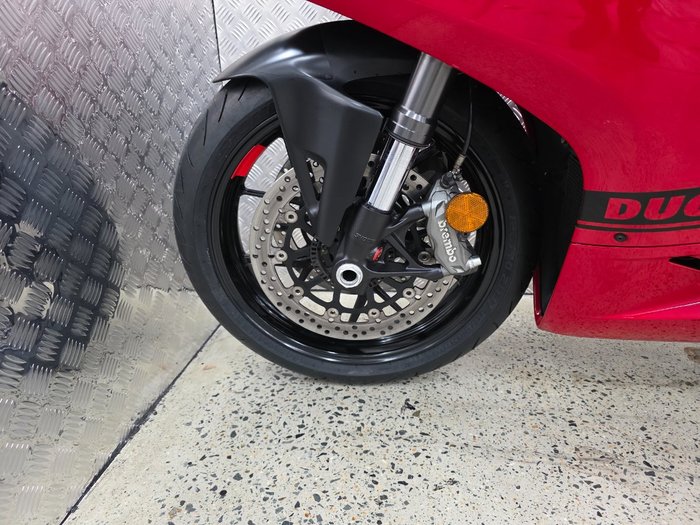 2021 DUCATI PANIGALE V2 RED