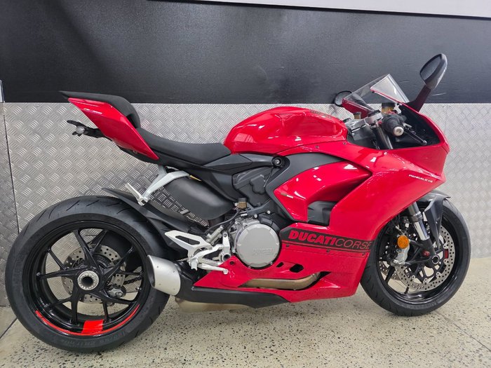 2021 DUCATI PANIGALE V2 RED