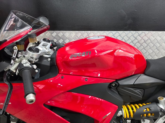2021 DUCATI PANIGALE V2 RED