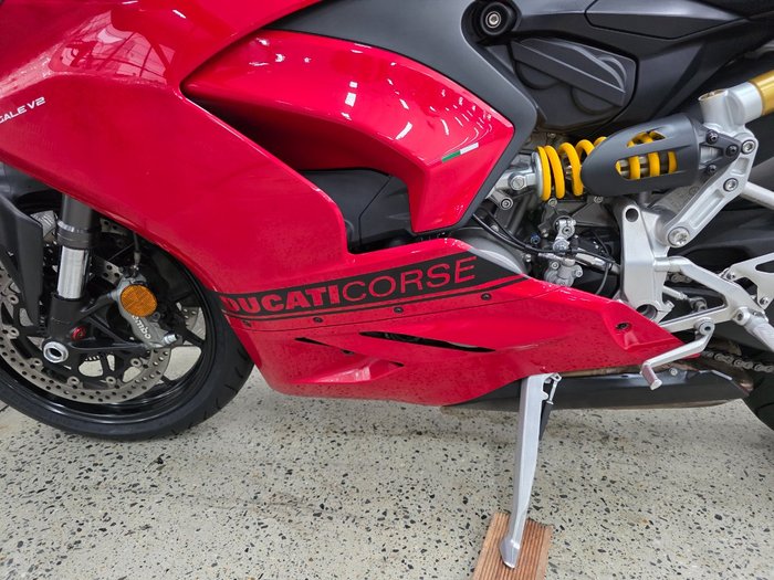 2021 DUCATI PANIGALE V2 RED