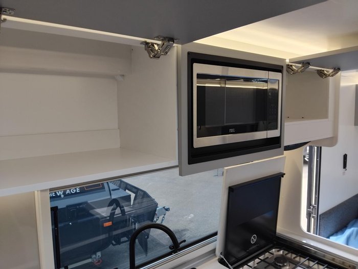 2025 New Age Caravans Road Owl Escape My25.5 19Ft Bunk Full Ensuite Full Composite