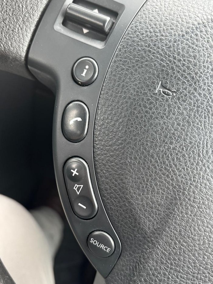 2011 Nissan Dualis ST