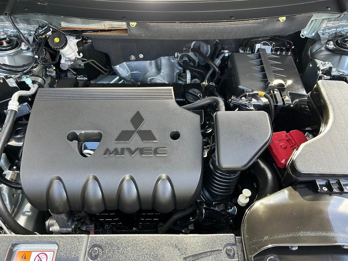 2020 Mitsubishi Outlander ES ZL MY21 Titanium