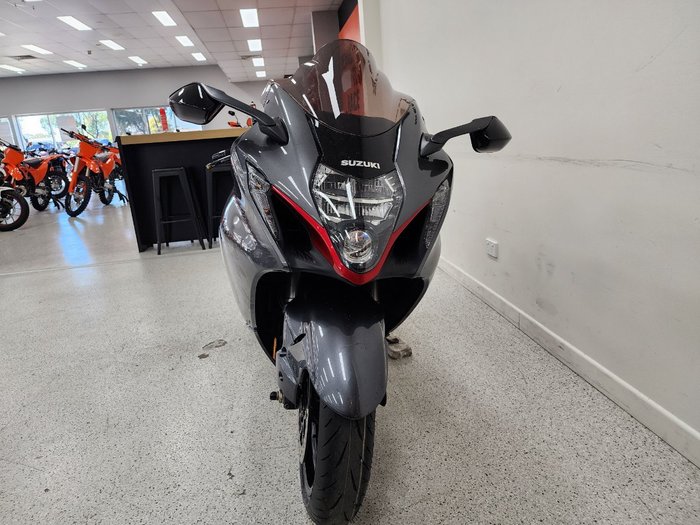 2022 Suzuki GSX1300 (HAYABUSA) silver