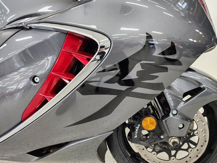 2022 Suzuki GSX1300 (HAYABUSA) silver