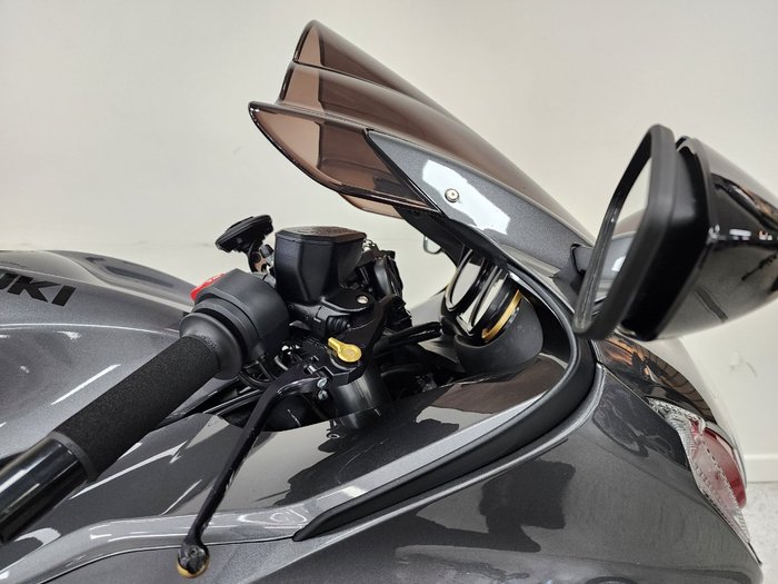 2022 Suzuki GSX1300 (HAYABUSA) silver