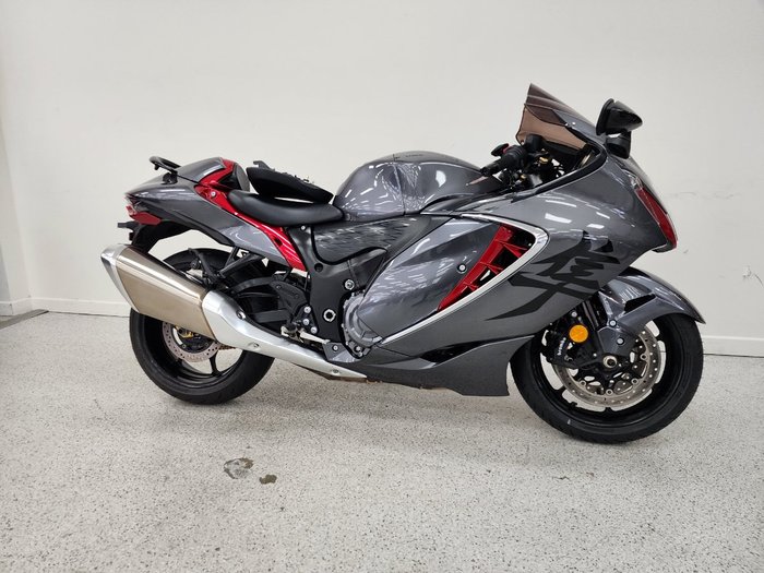 2022 Suzuki GSX1300 (HAYABUSA) silver