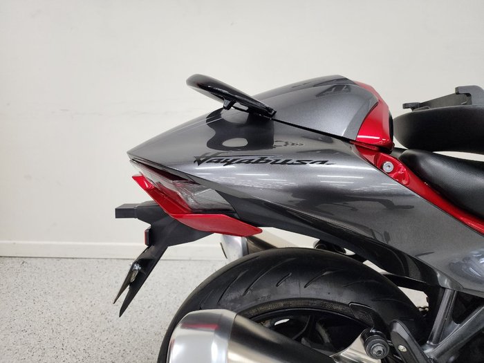 2022 Suzuki GSX1300 (HAYABUSA) silver