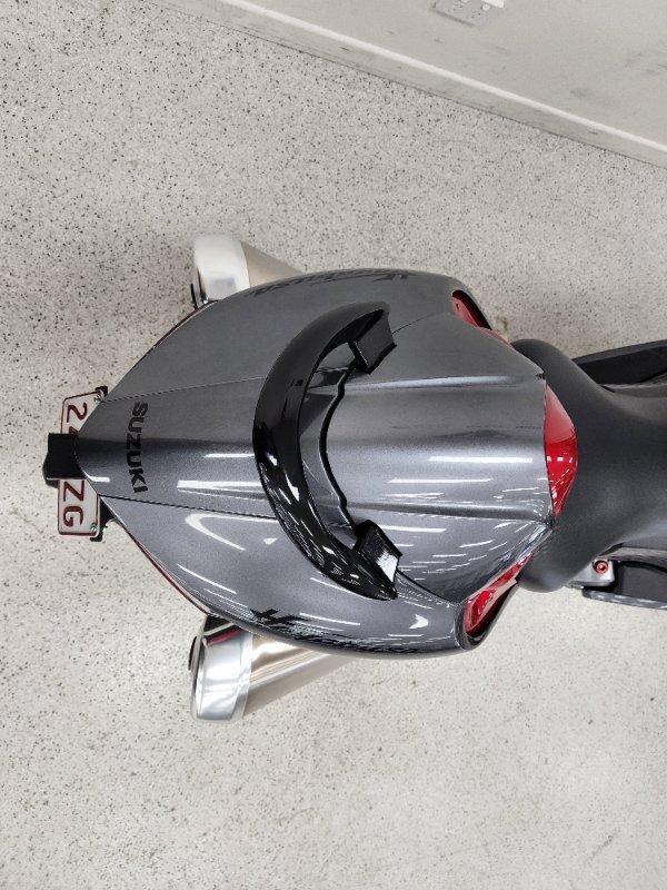 2022 Suzuki GSX1300 (HAYABUSA) silver