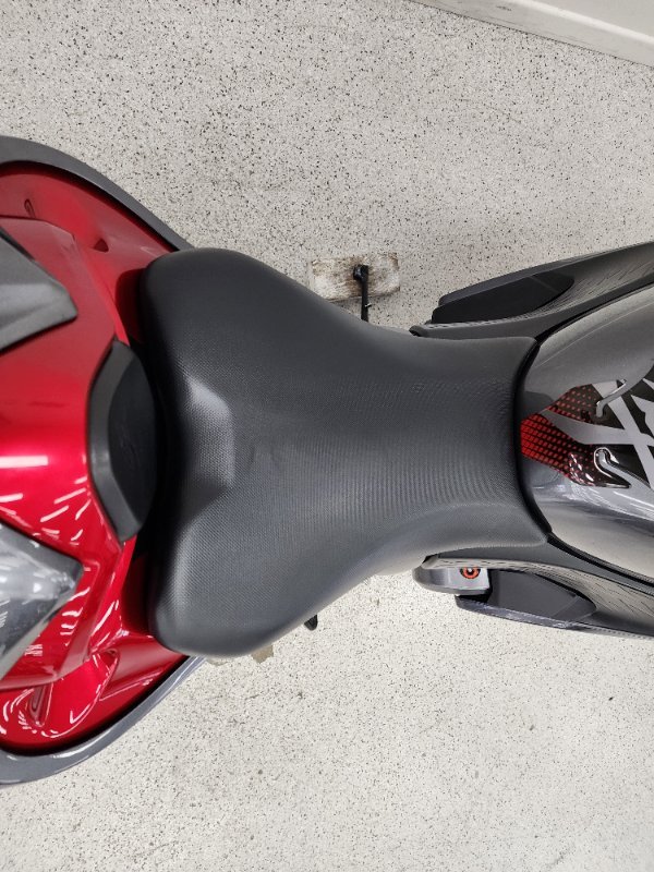 2022 Suzuki GSX1300 (HAYABUSA) silver