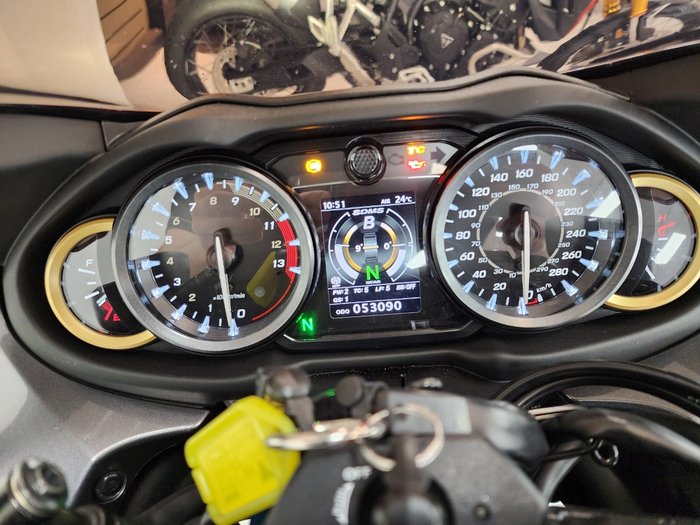 2022 Suzuki GSX1300 (HAYABUSA) silver