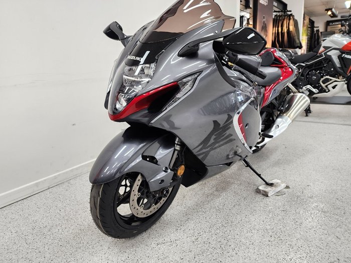 2022 Suzuki GSX1300 (HAYABUSA) silver
