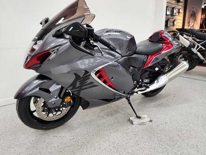 2022 Suzuki GSX1300 (HAYABUSA) silver