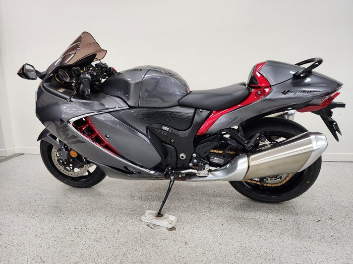 2022 Suzuki GSX1300 (HAYABUSA) silver