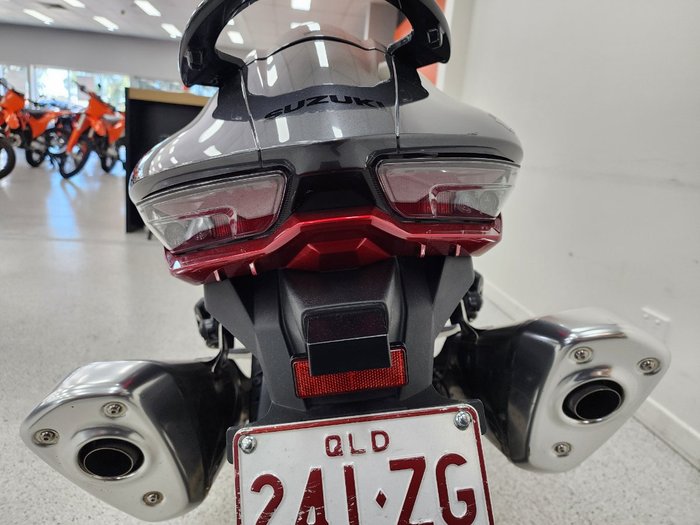 2022 Suzuki GSX1300 (HAYABUSA) silver
