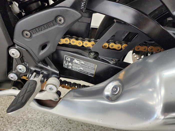 2022 Suzuki GSX1300 (HAYABUSA) silver