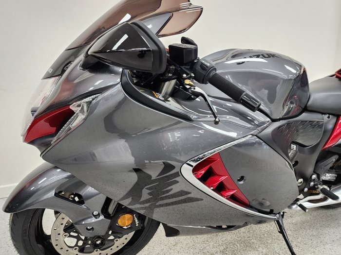 2022 Suzuki GSX1300 (HAYABUSA) silver