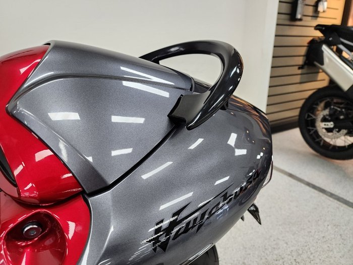 2022 Suzuki GSX1300 (HAYABUSA) silver