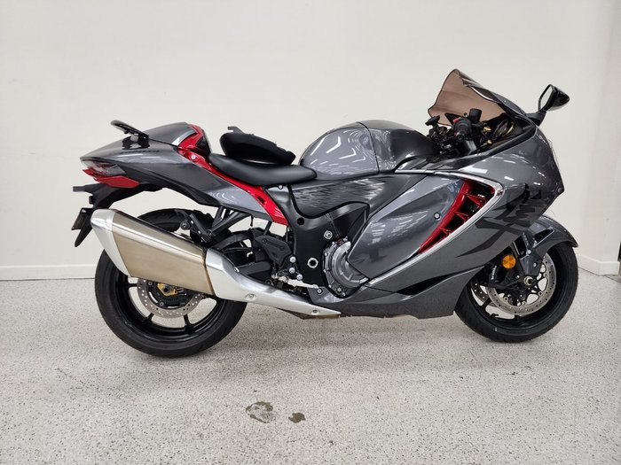 2022 Suzuki GSX1300 (HAYABUSA) silver