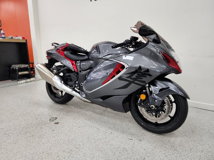 2022 Suzuki GSX1300 (HAYABUSA) silver