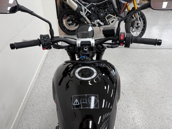 2025 Triumph 2025 Triumph 660CC TRIDENT FP Red