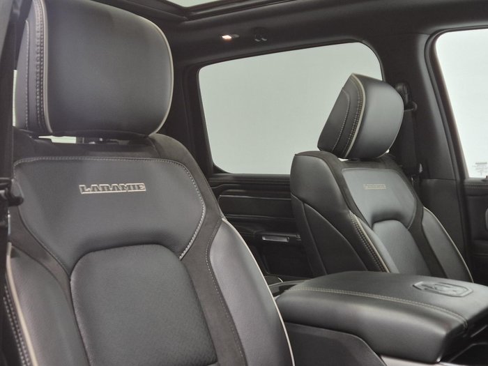 2024 RAM 1500 Laramie Sport Hurricane SO RamBox DT MY25 4X4 Dual Range Bright White