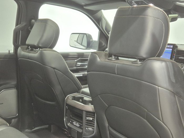 2024 RAM 1500 Laramie Sport Hurricane SO RamBox DT MY25 4X4 Dual Range Bright White