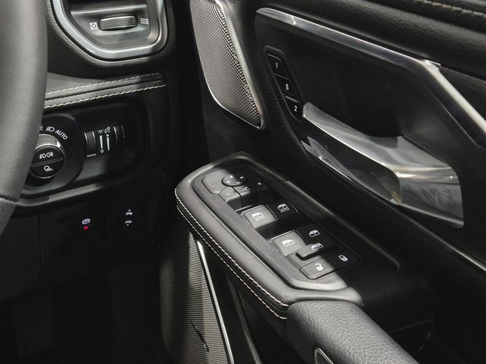 2024 RAM 1500 Laramie Sport Hurricane SO RamBox DT MY25 4X4 Dual Range Bright White