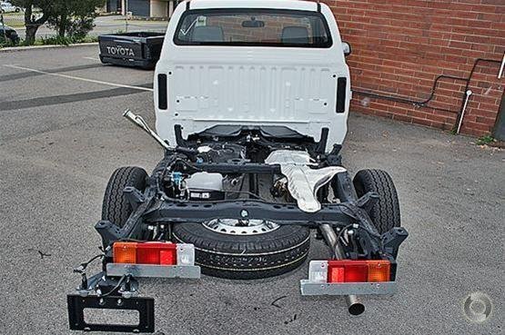 2008 Toyota Hilux Workmate TGN16R MY08 4x2 Glacier White