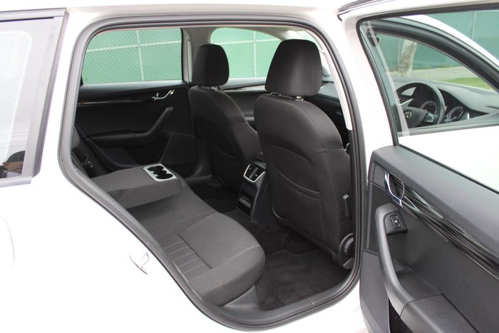 2019 SKODA Octavia 110TSI NE MY19 Moon White