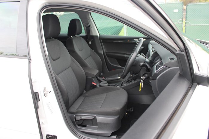 2019 SKODA Octavia 110TSI NE MY19 Moon White