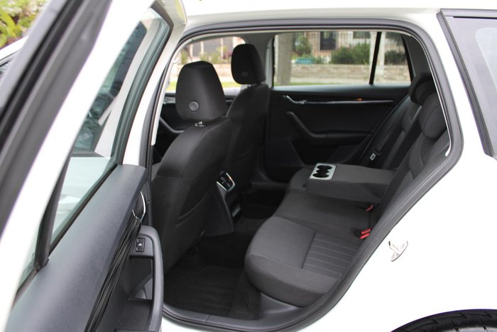 2019 SKODA Octavia 110TSI NE MY19 Moon White